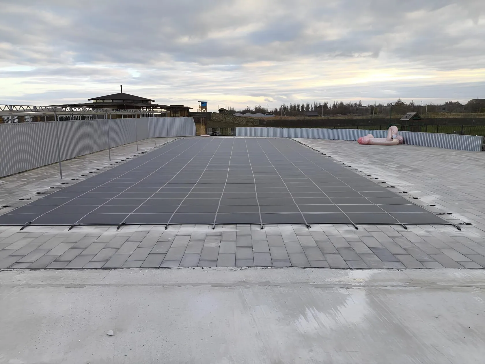 Защитное покрывало для бассейна в Анапе